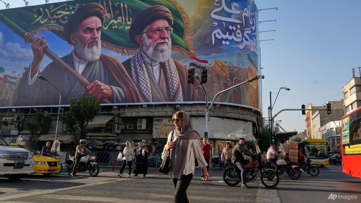 Israel kills eight in strike on Lebanon; US rescue