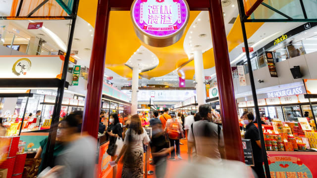 来逛新春集市，年饼、干粮、装饰等年货一应俱全！