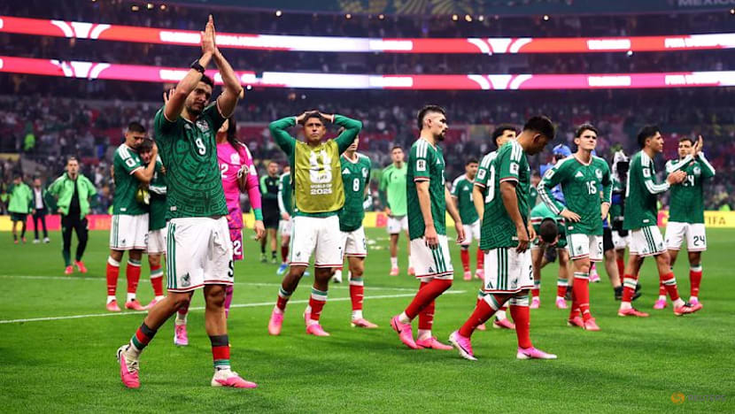 Ten-man England hang on to beat battling Mexico 3-2 in last-16 thriller