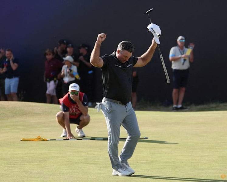British Open winner Fox looks forward to showing off Claret Jug, finding a steak pie in New Zealand