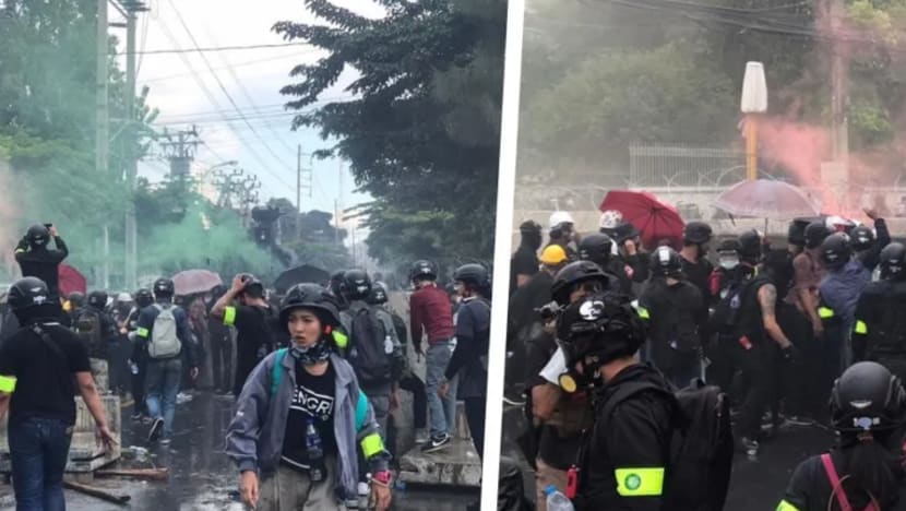 Sekurang-kurangnya 23 cedera dalam pertembungan penunjuk perasaan, polis Thailand Sekurang-kurangnya 23 cedera dalam pertembungan penunjuk perasaan, polis Thailand