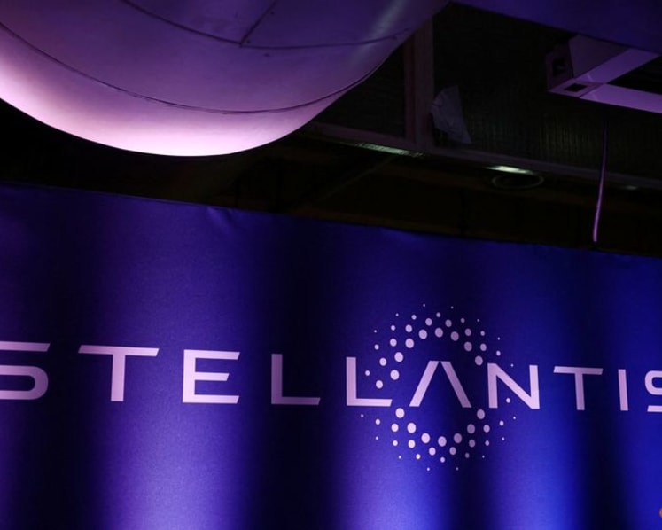 Stellantis, Toyota, Subaru not in Tesla carbon pool for 2026, EU filing shows