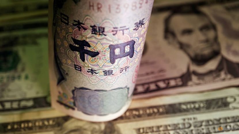 Dollar mixed as US government looks to reopen, yen at nine-month low