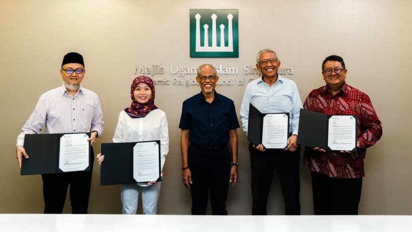 7 karyawan Melayu/Islam dilantik jadi anggota Jawatankuasa Sementara Wakaf Masyarakat Singapura 7 karyawan Melayu/Islam dilantik jadi anggota Jawatankuasa Sementara Wakaf Masyarakat Singapura