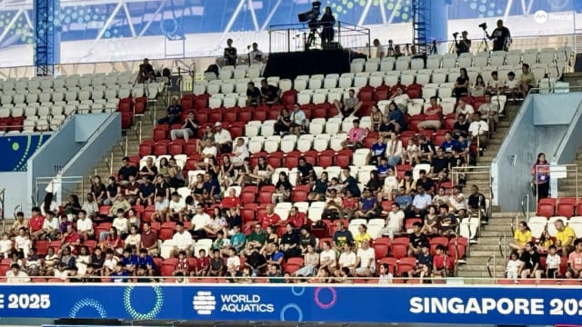 世锦赛迎首个周末 家长带孩子来感受国际赛魅力