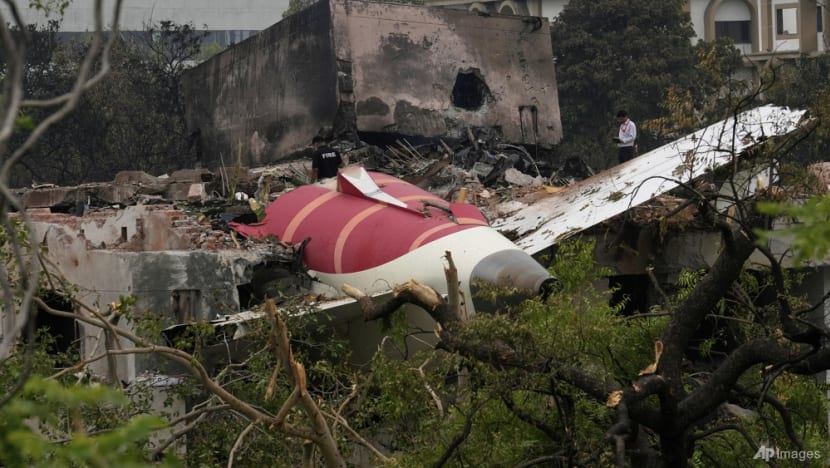 Why did the Air India plane crash shortly after takeoff? Aviation experts weigh in Why did the Air India plane crash shortly after takeoff? Aviation experts weigh in