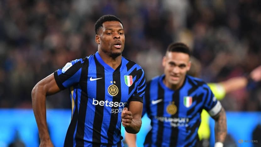 Dumfries double fires Inter to Super Cup semi-final win over Atalanta Dumfries double fires Inter to Super Cup semi-final win over Atalanta