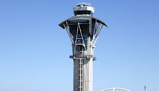 More than 8,000 US flights delayed as air traffic control absences persist More than 8,000 US flights delayed as air traffic control absences persist