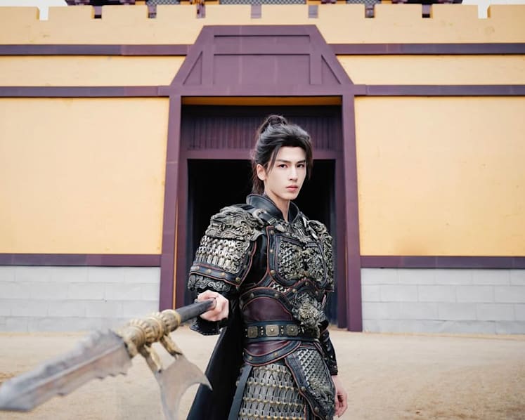 Actor Zhang Linghe, star of Pursuit Of Jade, mocked for looking like 'foundation general' in the popular C-drama