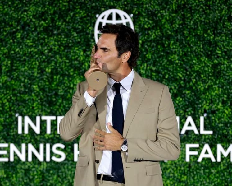 Emotional Federer full of love and gratitude at Hall of Fame induction