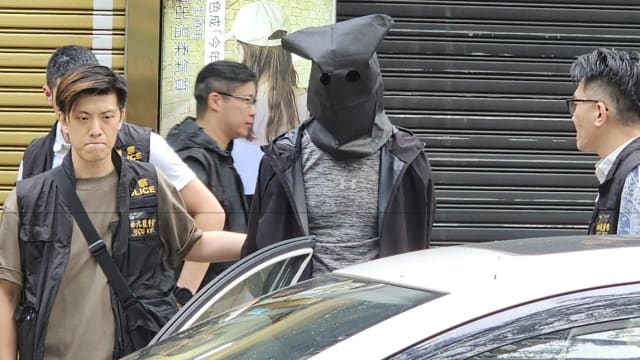 持械匪徒闯珠宝店抢劫 遭埋伏港警一网打尽