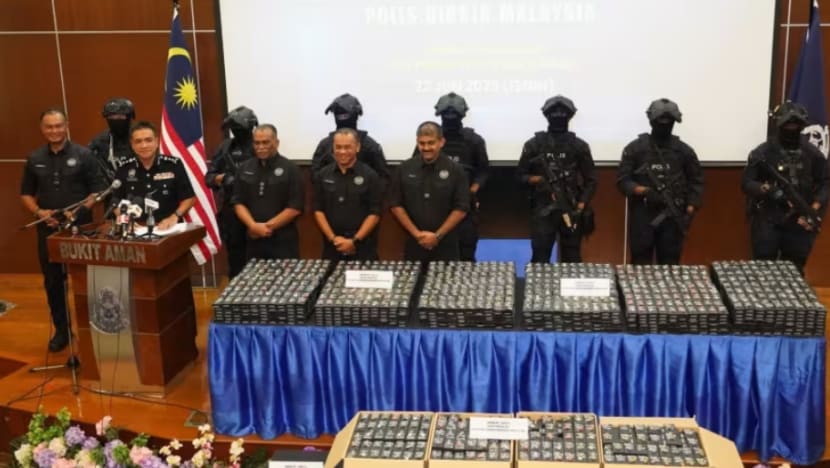 Polis Malaysia berkas 3 rakyat SG dalam serbuan cecair vape kokain bernilai RM7.2 juta