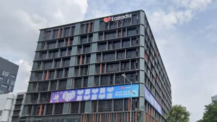 Lazada tidak maklumkan pemberhentian kerja kepada kesatuan pekerja, namun perlukah syarikat SG berbuat demikian? Lazada tidak maklumkan pemberhentian kerja kepada kesatuan pekerja, namun perlukah syarikat SG berbuat demikian?