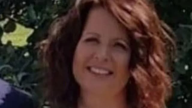 用大锤袭击女子头部致死后上网开直播 爱尔兰少年落网