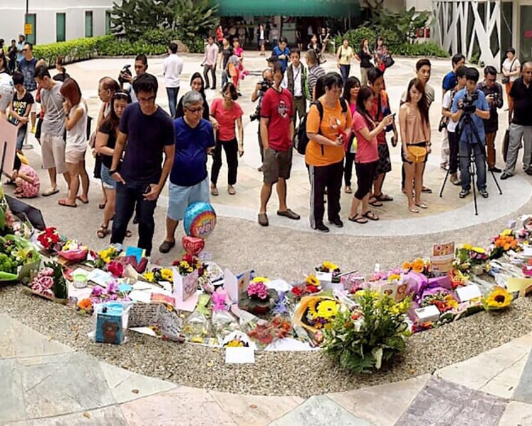 SGH sets up area for public to leave well-wishes and flowers for Mr Lee Kuan Yew