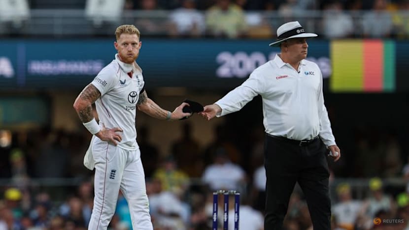 Australia beat England by eight wickets in second Ashes test, lead series 2-0