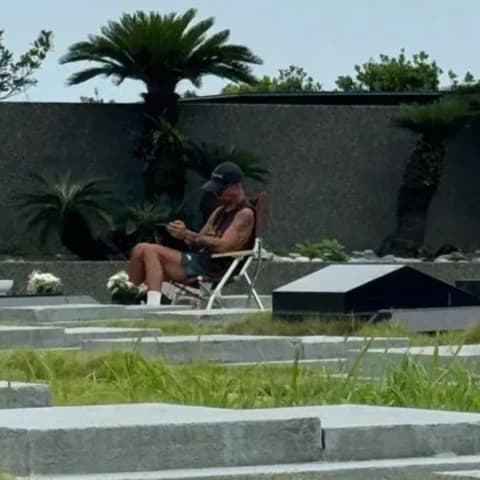 具俊晔每日厨艺，爱不离妻墓一步