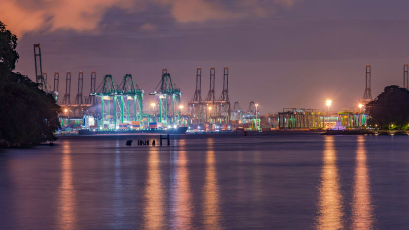 Line-towed barges allowed to move to and from Pasir Panjang Terminal at night to boost port efficiency Line-towed barges allowed to move to and from Pasir Panjang Terminal at night to boost port efficiency
