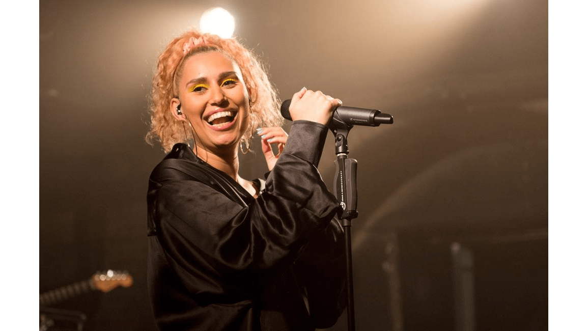 Raye Writing Music Raye is writing for Little Mix - 8days