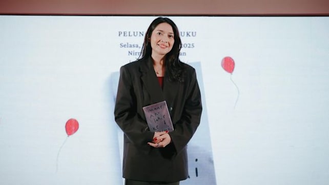 Sal Priadi & Ariel NOAH kolaborasi di buku baru kreator NKCTHI, 'Maaf Aku Lahir ke Bumi'