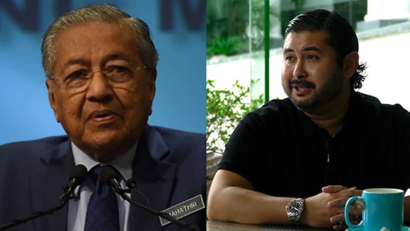 Dr Mahathir sindir Tunku Ismail tidak faham persekutuan Dr Mahathir sindir Tunku Ismail tidak faham persekutuan