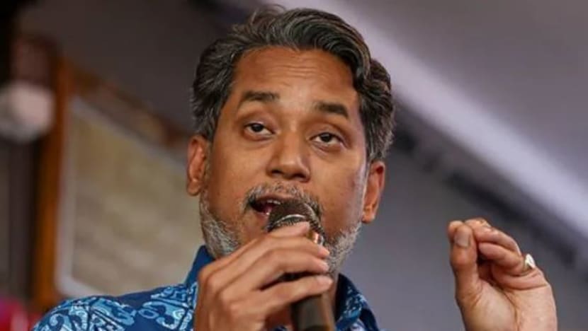 Hak ahli UMNO dirompak usul 'tidak sah' bagi lindungi Presiden, Timbalan, tegas Khairy Jamaluddin