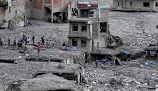 RLAF beri geran $128,000 bagi projek belia, salur $240,000 bantu mangsa banjir Nepal
