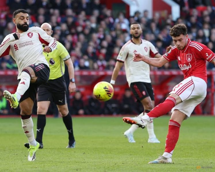 Lacklustre Liverpool snatch late win at Forest