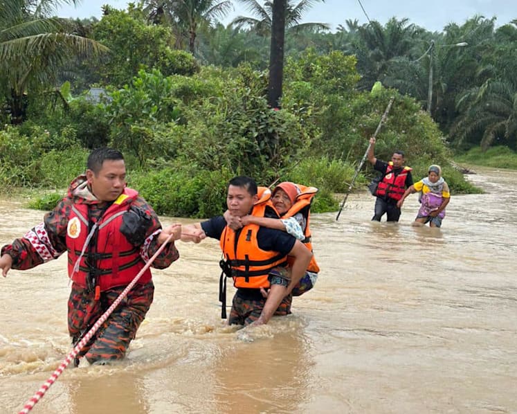 Over 3,000 people evacuated as flood hits Johor; Kota Tinggi worst affected