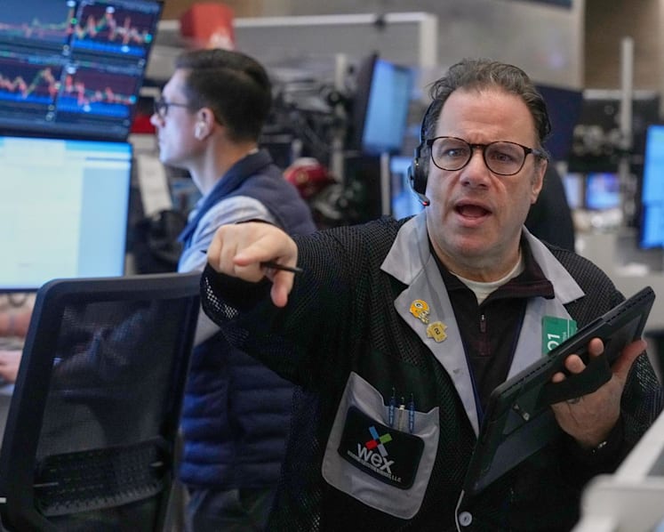 US stocks edge higher after swinging through worries about AI and the economy