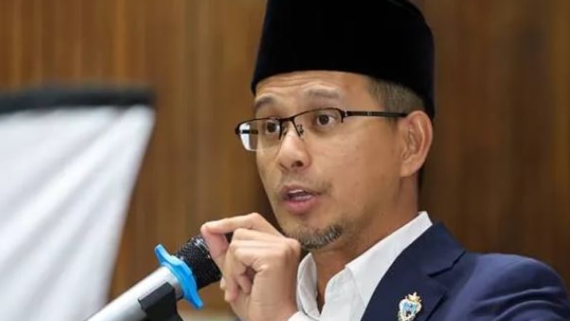 Johor galak imam, jemaah ambil dos penggalak ketiga di tengah kenaikan kes COVID-19 Johor galak imam, jemaah ambil dos penggalak ketiga di tengah kenaikan kes COVID-19