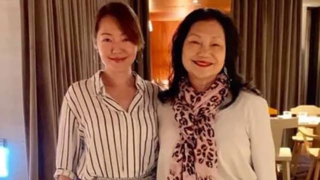 S妈半夜还在跟网友做这件事　小S求她了！