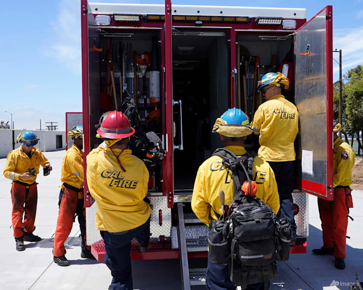 Western fires outpace California effort to fill inmate crews