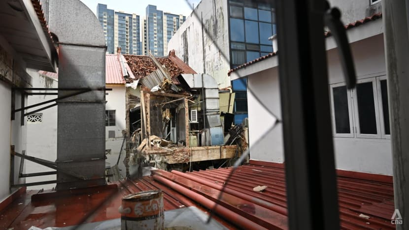 Hotel guests evacuated after shophouses partially collapse along Syed Alwi Road Hotel guests evacuated after shophouses partially collapse along Syed Alwi Road