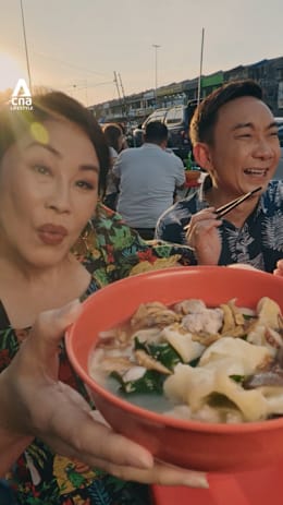 Grandma’s mee hoon kueh at a JB hawker street with Hossan Leong