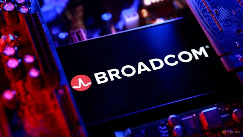 Exclusive-Broadcom expects to sell 1 million 3D stacked chips by 2027