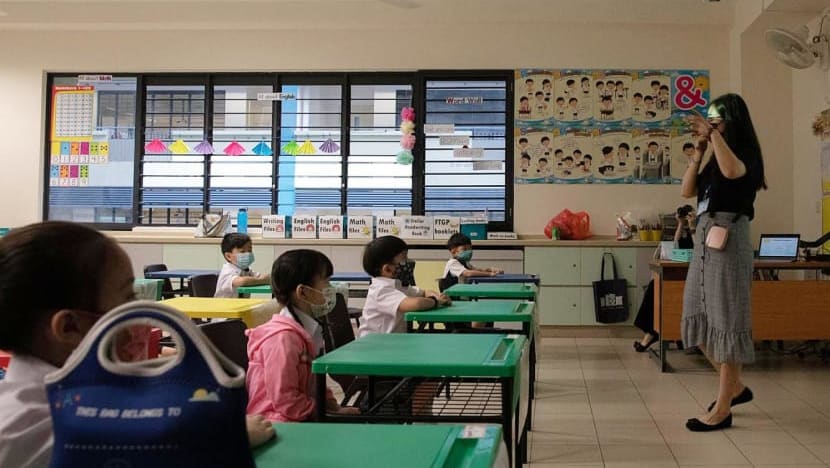Pilihan pakai pelitup di sekolah: Perasaan ibu bapa bercampur baur jelang musim peperiksaan