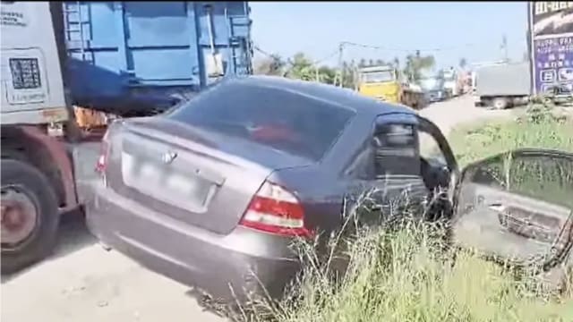 趁母亲上厕所 11岁男童偷开车2公里后坠沟