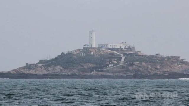 4批7架次无人机进金门上空 台湾发射信号弹示警