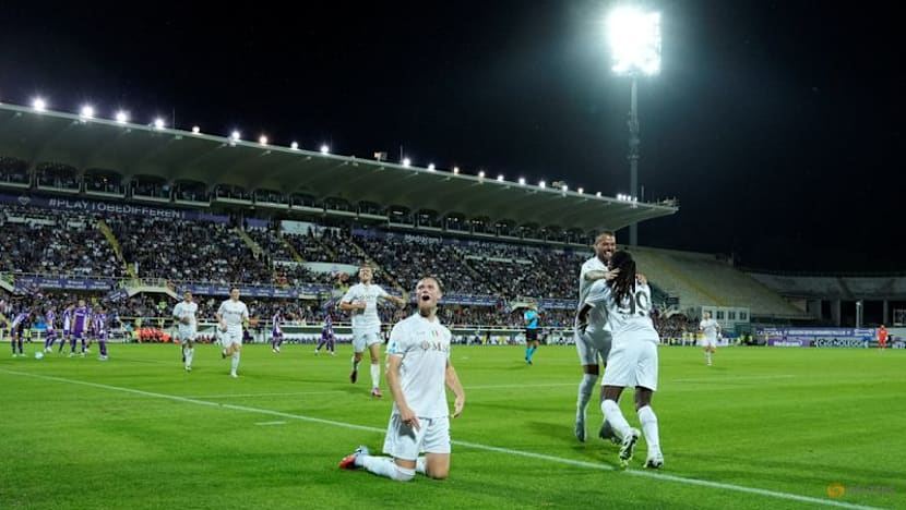 Napoli stroll to 3-1 win at Fiorentina, Hojlund scores on debut