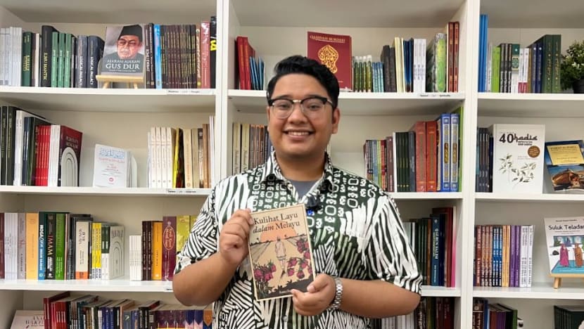 Mula menulis untuk luah isi hati, Fadhli Fadzil kini terbitkan 'zine' ketengahkan perspektif anak muda Melayu SG Mula menulis untuk luah isi hati, Fadhli Fadzil kini terbitkan 'zine' ketengahkan perspektif anak muda Melayu SG