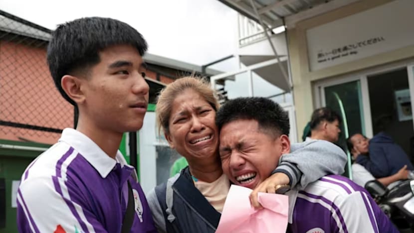 Remaja tembak mati datuk & nenek sebelum lepaskan 26 das tembakan di sekolah Thailand