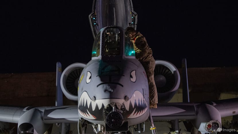 US announces 'large-scale' strikes against IS in Syria