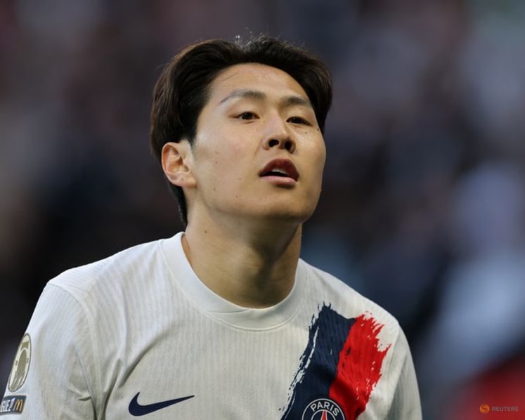 Atletico Madrid sign South Korea midfielder Lee from PSG