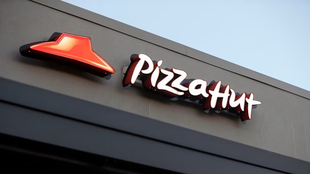 Pizza Hut 拟关美国250家门店 母公司评估出售品牌