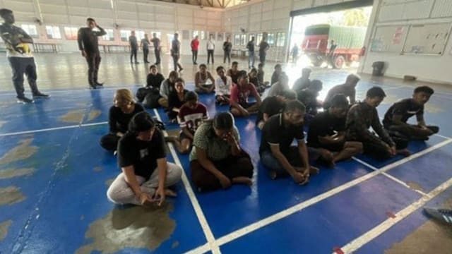 印尼偷渡船沉没 14人生死未卜