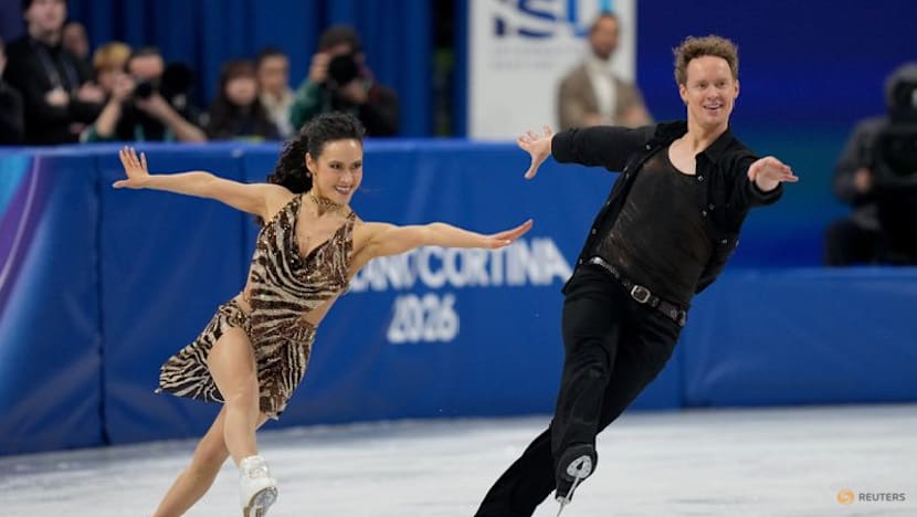 Figure skating-Chock, Bates shrug off rhythm-dance deficit before free-dance showdown