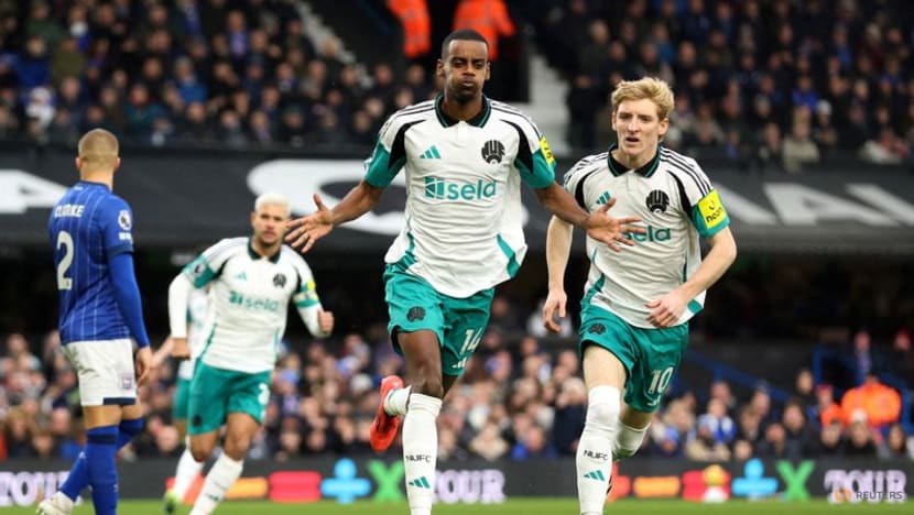 Isak hits hat-trick as Newcastle hammer Ipswich 4-0 away Isak hits hat-trick as Newcastle hammer Ipswich 4-0 away