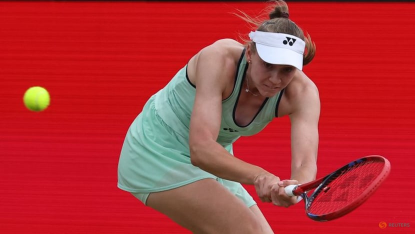 Raducanu powers into Queen's Club quarters as last Briton standing