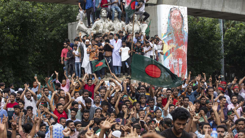 PHOTOS: Bangladesh protesters celebrate as prime minister resigns and flees abroad PHOTOS: Bangladesh protesters celebrate as prime minister resigns and flees abroad